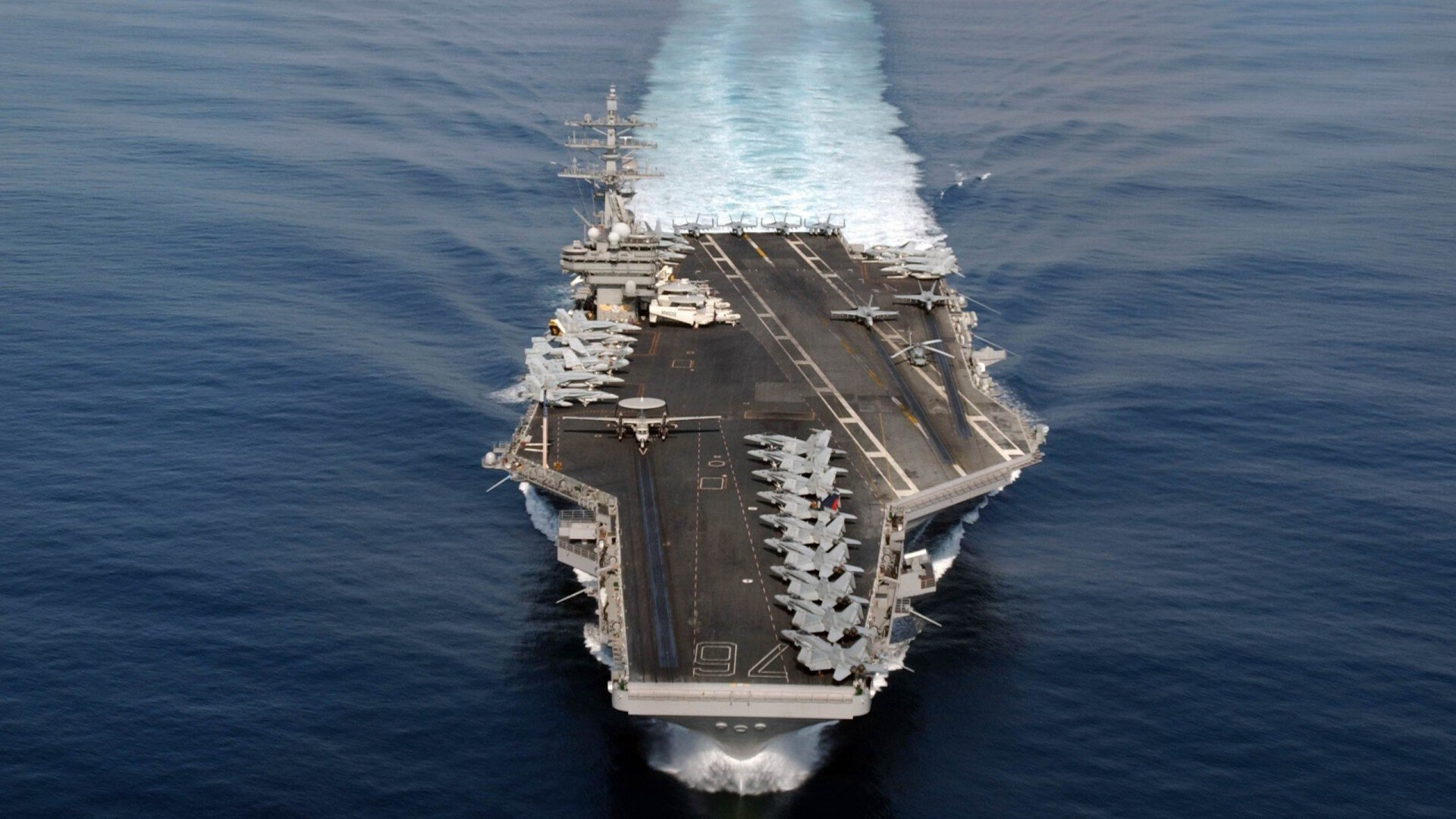 体育赛事观众行为特征及管理策略，请说出观看体育赛事的几个基本礼仪