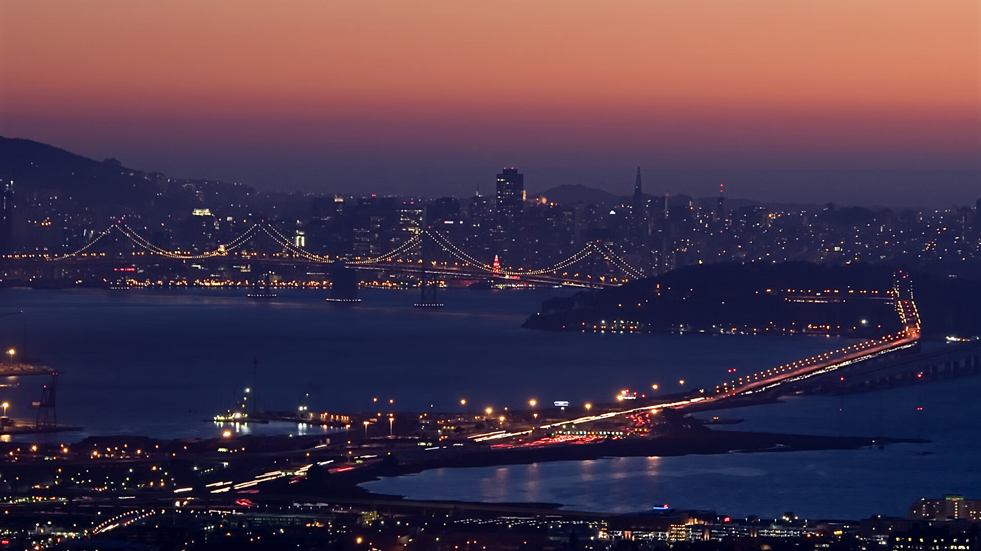 Kaiyun官方登录入口-威少突破吸引包夹助队友轻松得分，威少突破脚步