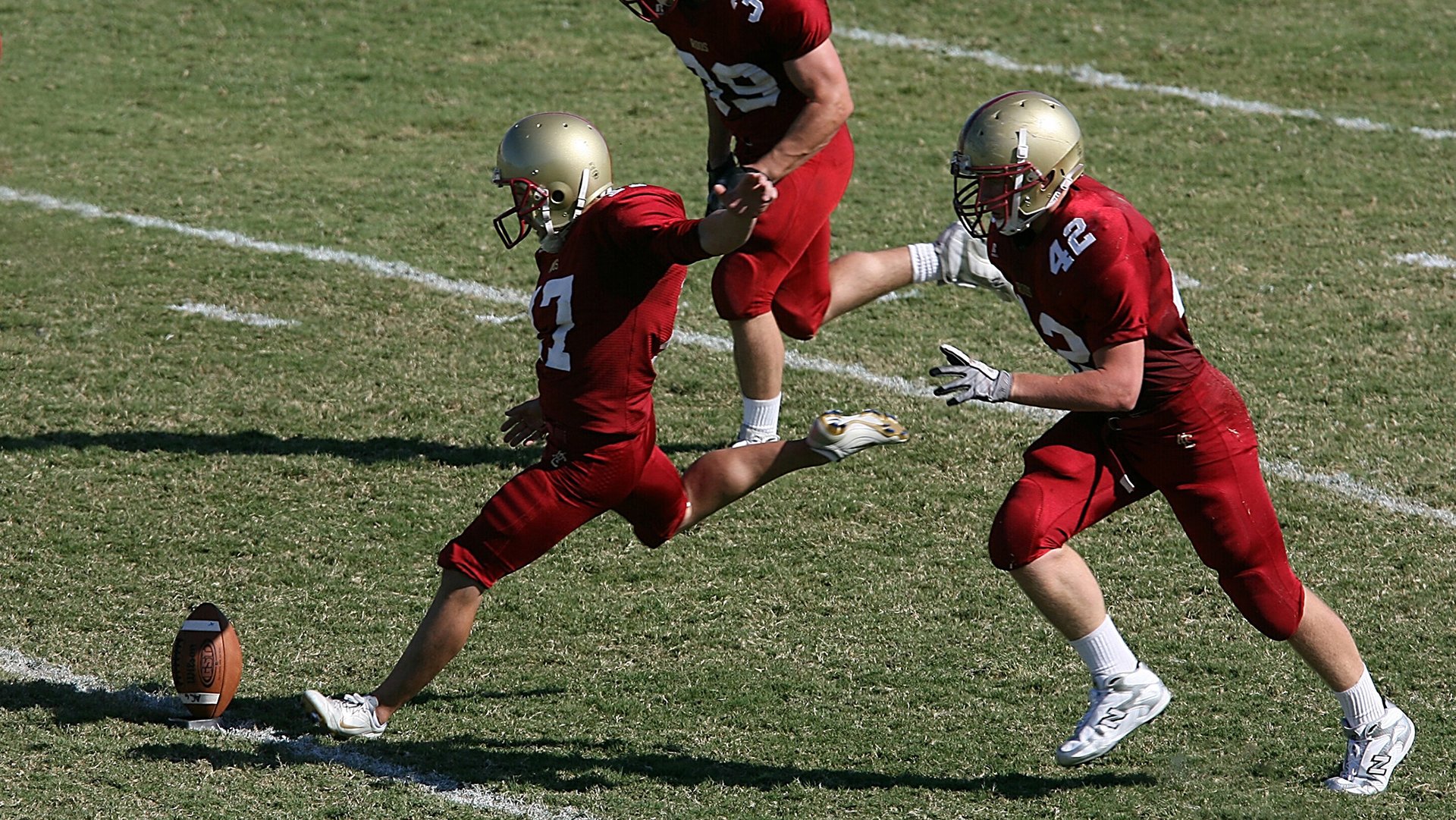 田径接力赛事精彩瞬间刷屏网络，田径接力比赛新规则